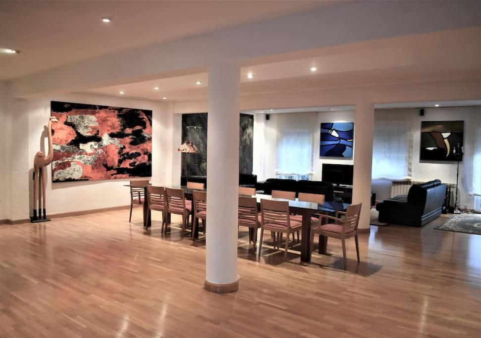 Casa Con Terrazas Apartment Zaragoza Bagian luar foto