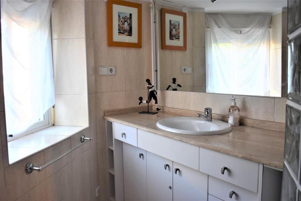 Casa Con Terrazas Apartment Zaragoza Bagian luar foto